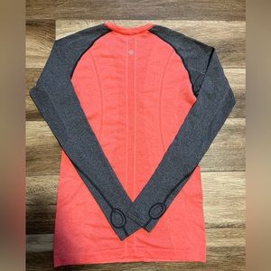 Womens long sleeve lulu lemon shirt